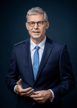Dr. Kai Warnecke Dr. Kai Warnecke
